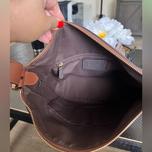 Coach Val Tan Leather Duffle  Crossbody Bag - Picture 9 of 10